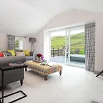 The Dog House With Hot Tub Kirkby Lonsdale