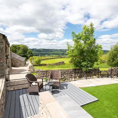 The Dog House With Hot Tub Kirkby Lonsdale