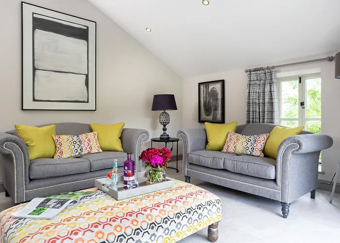 The Dog House With Hot Tub Holiday home