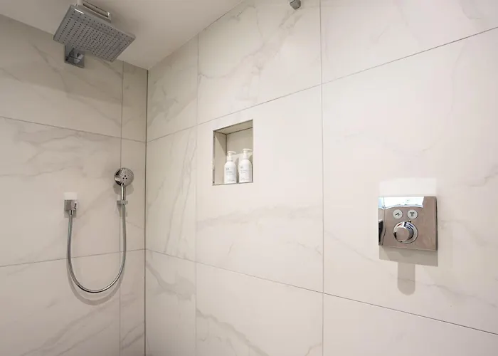 The Dog House With Hot Tub Kirkby Lonsdale