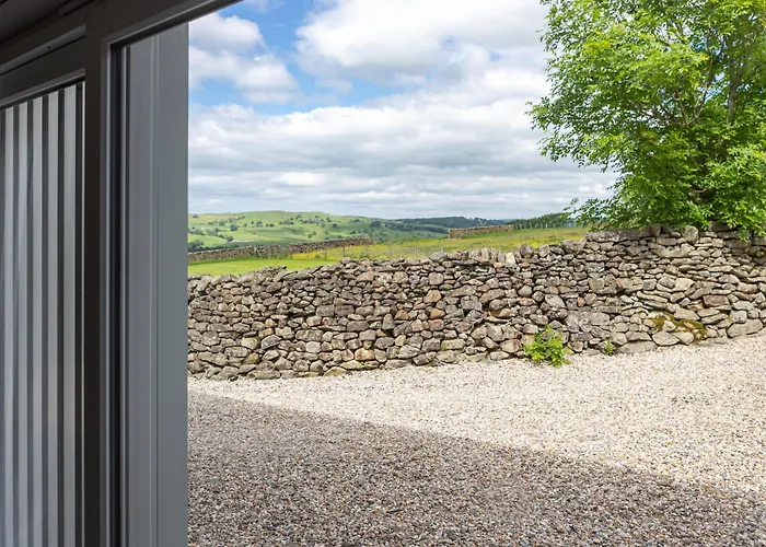 The Dog House With Hot Tub Kirkby Lonsdale