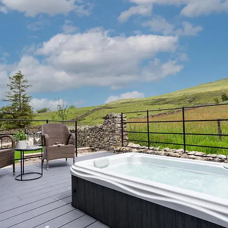 The Dog House With Hot Tub Semesterbostad *