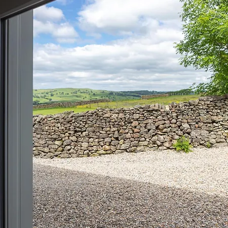 The Dog House With Hot Tub Kirkby Lonsdale